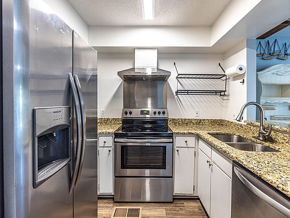 3rd image of 200 White St APT 9