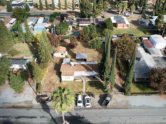 4th image of 21760 Avenue 295