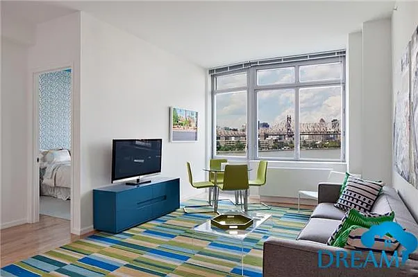 Rented by Dream Property Group LLC | media 4