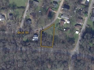 109 Dial St, Laurens, SC 29360