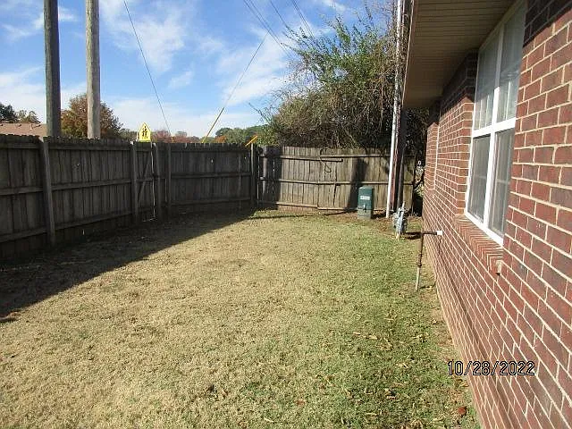 2306 W Oak Park Pl #B — Photo 22