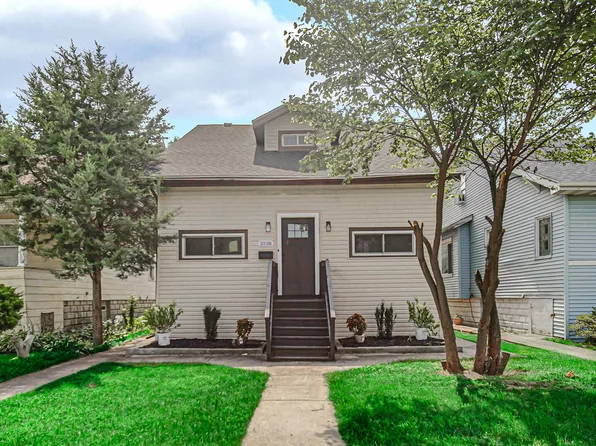 1038 Highland St, Hammond, IN 46320