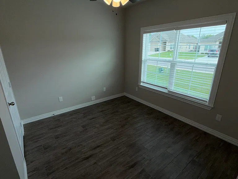 507 Wrigley Ln — Photo 9
