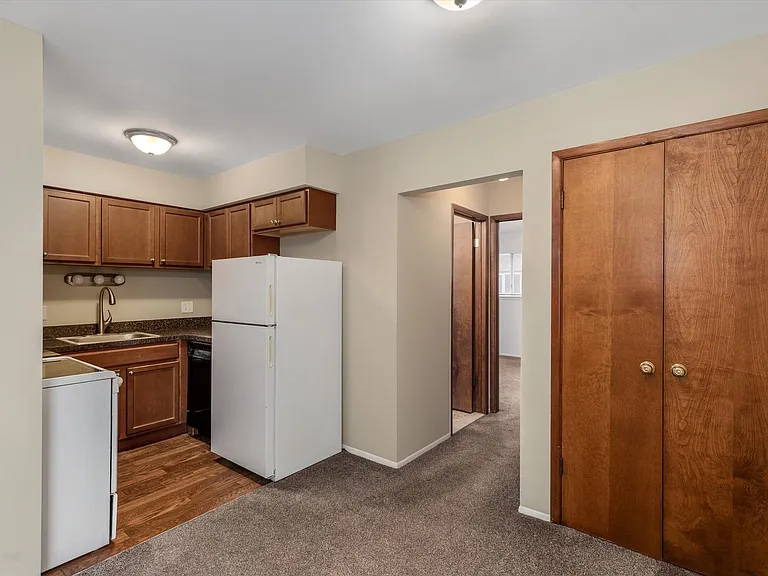 1 bed, 1.0 bath, 670 sqft, $1,225 — Photo 8