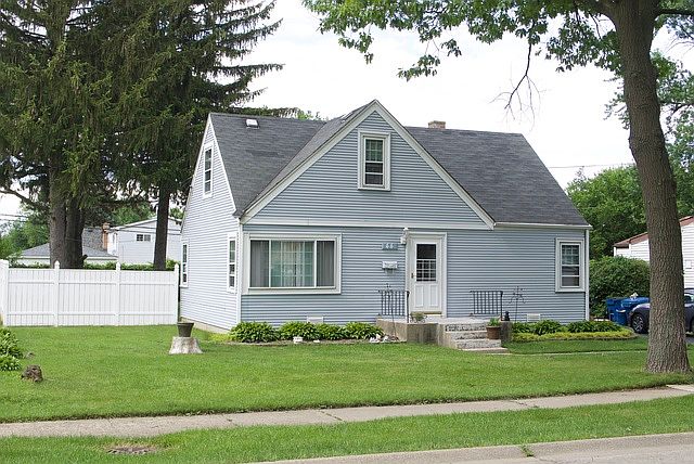 1st image of 44 Macarthur Dr