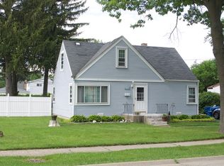 44 Macarthur Dr, Northlake, IL 60164