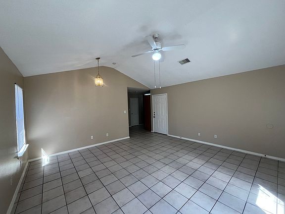 5th image of 5619 Lakebend West Dr #A