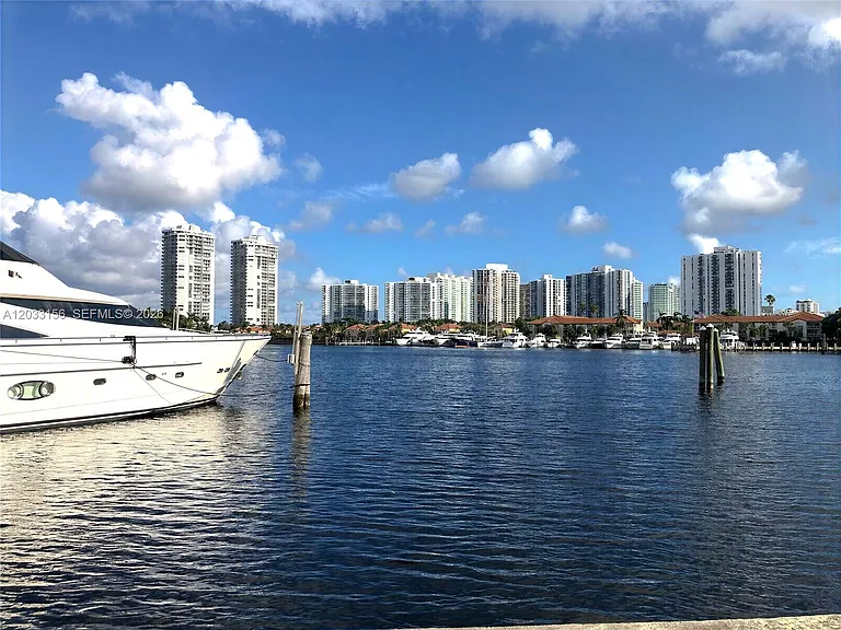 3610 Yacht Club Dr #312 — Photo 14