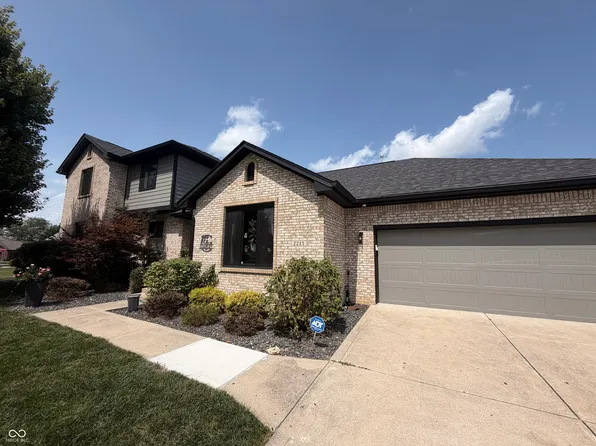 2225 Marina Ct, Greenwood, IN 46143
