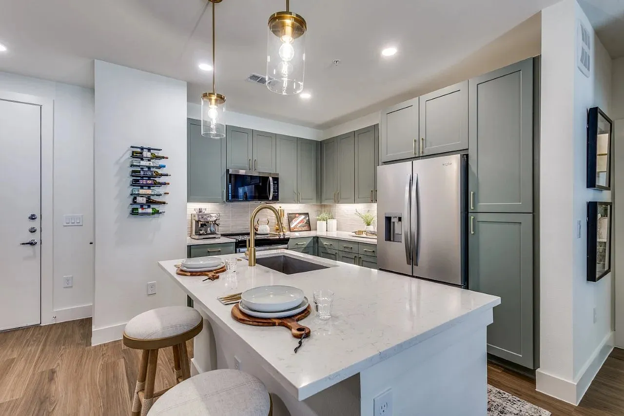 1 bed, 649 sqft, $1,315 — Photo 3