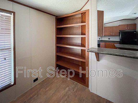 5th image of 1104 Tres Picos St