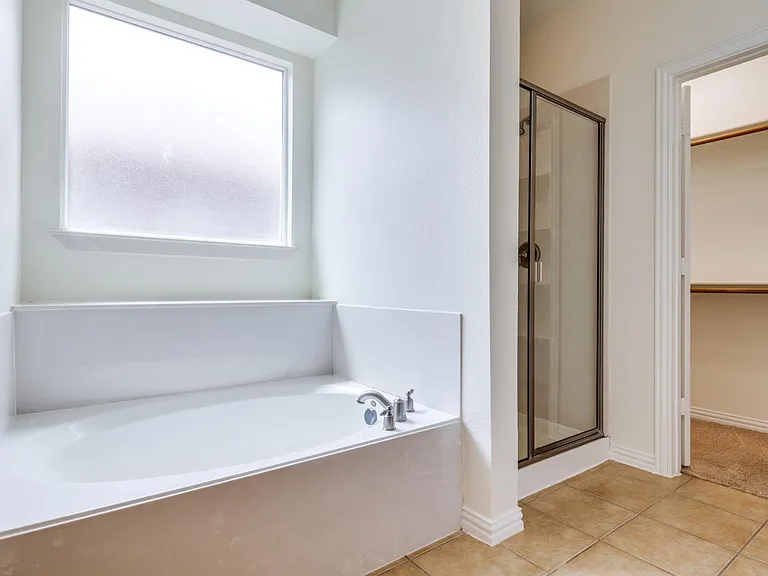 15924 Alvarado Dr — Photo 16