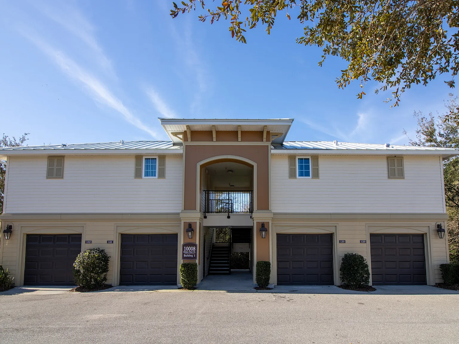 River Ridge Apartments — Photo 1