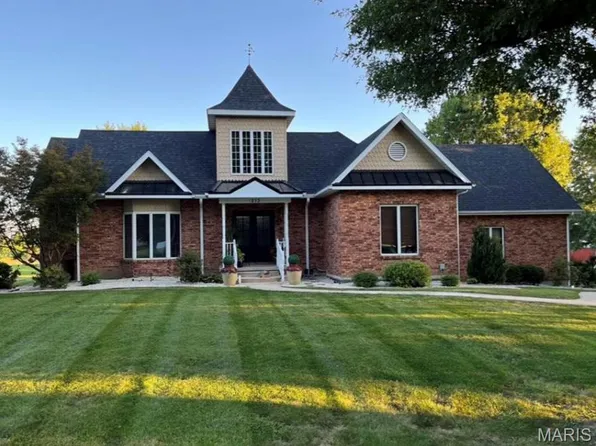 213 W Wood St, Shelbina, MO 63468