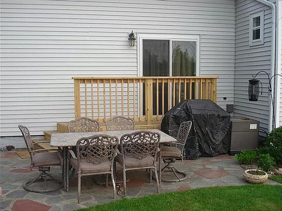 3rd image of 732 W Genesee St