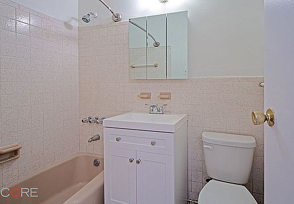5th image of 61 W 85th St APT 1a