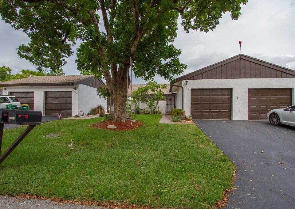 1st image of 6438 Pinehurst Cir E