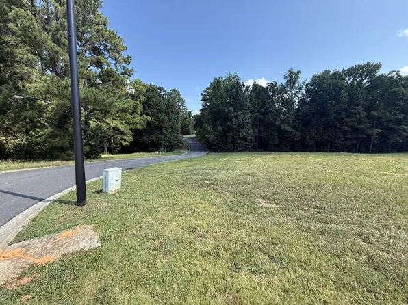 310 Hunters Creek Blvd, Greenwood, SC 29649