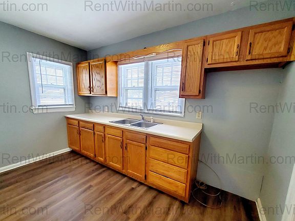 4th image of 657 Dawson St