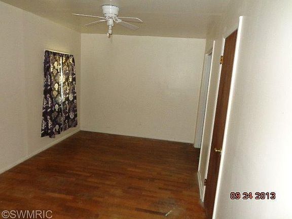5th image of 423 Wellington Ave