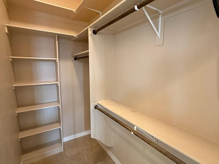 2932 E Acacia Ct — Photo 32