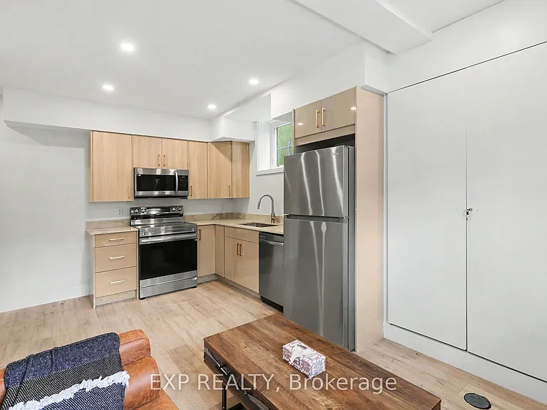 61 Pinehurst Ave #A — Photo 11