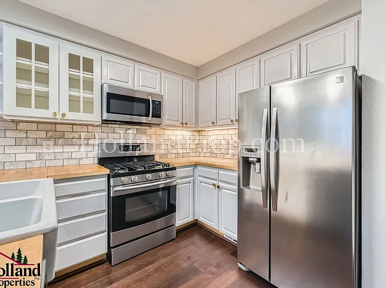 10250 NW Village Heights Dr — Photo 11