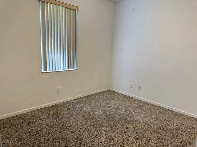 2619 SW Ann Arbor Rd — Photo 12