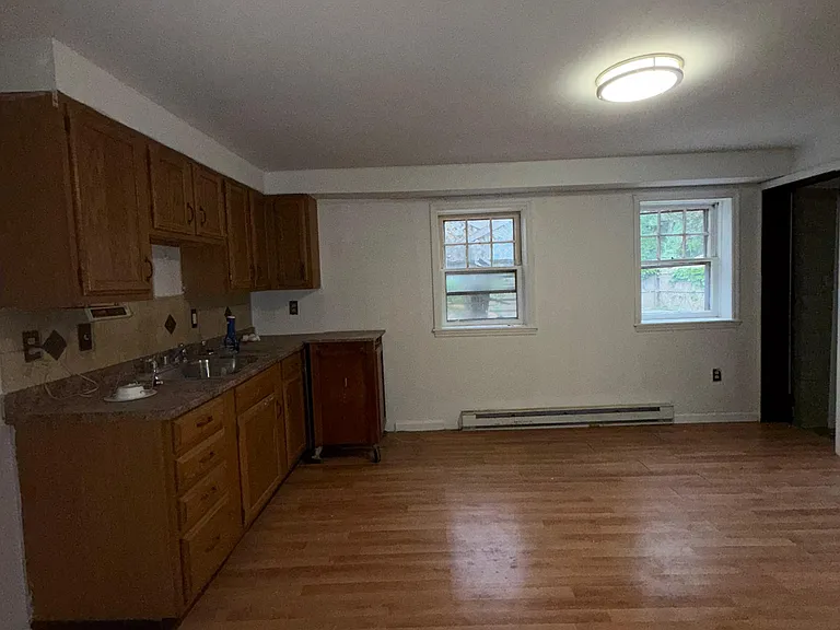 117-119 N College St #1 — Photo 5