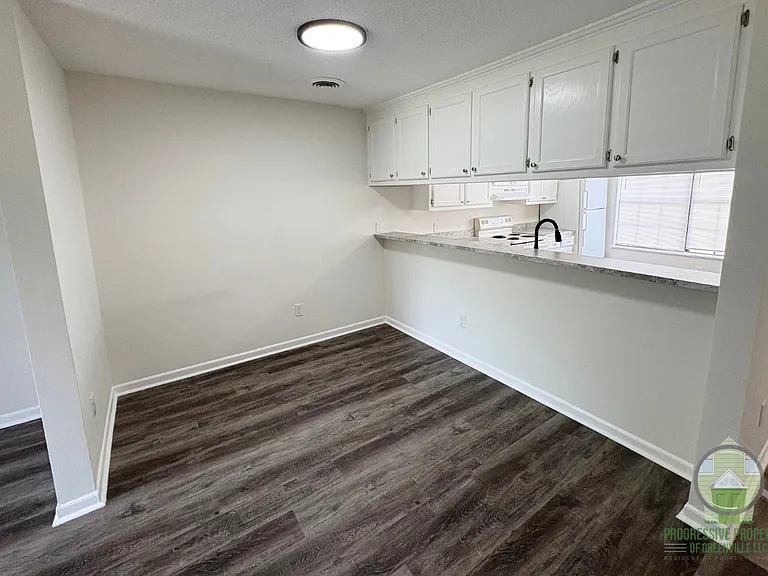 1216 N Main St #B8 — Photo 3