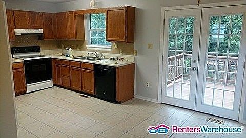 3rd image of 7708 Twin Oak Dr