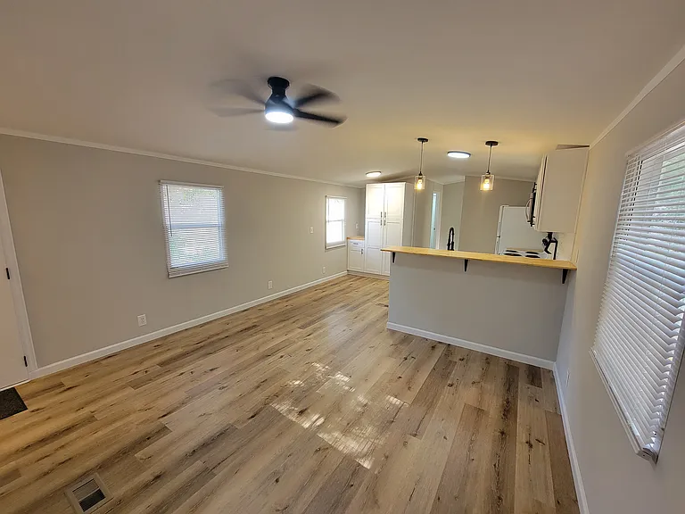 130 Hidden Acres Ln — Photo 2
