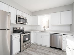 8961 Darnel Rd, Eden Prairie, MN 55347