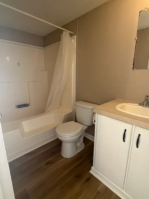 3 bed, $1,200 — Photo 3