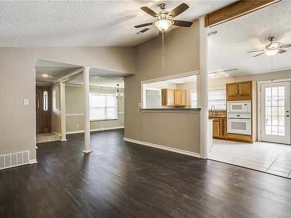 4th image of 3324 Claymore Dr