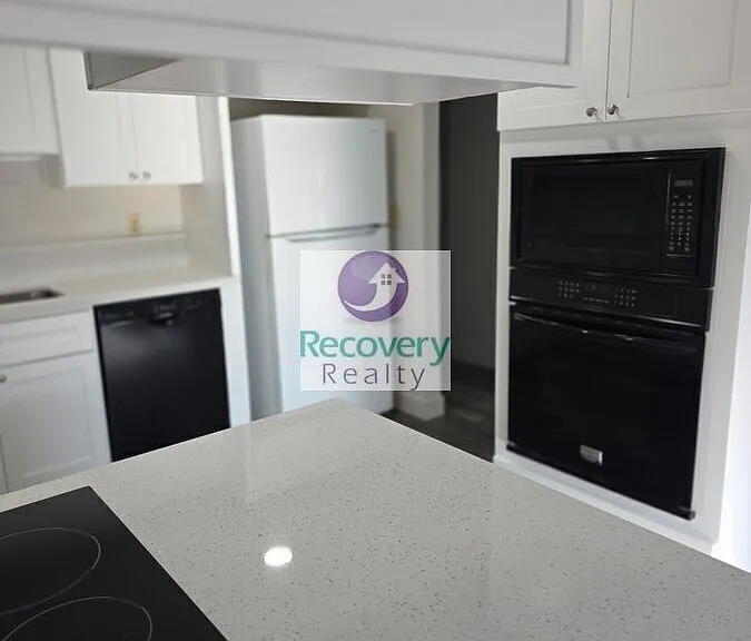 1184 Green Hill Dr — Photo 8