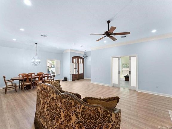 4th image of 2136 Lacache Dr