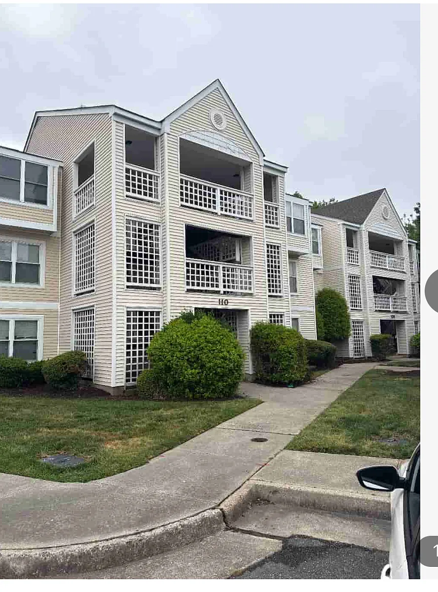 Building Photo - 110 Lantana Ln #19