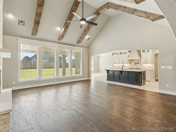 5th image of 114 W 165th St S