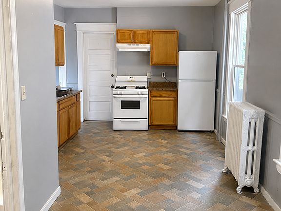 2nd image of 86 Woodlawn Ave APT 1