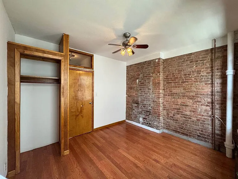 401 E 115th St #2N — Photo 11