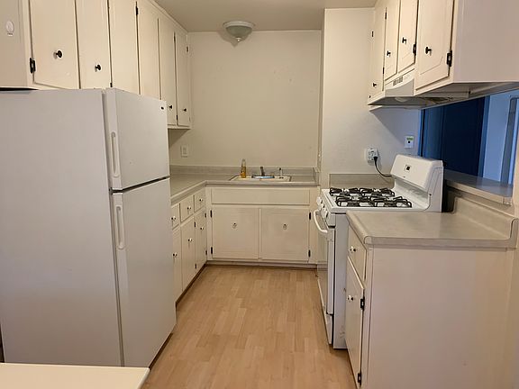 5th image of 735 Ohio St APT D