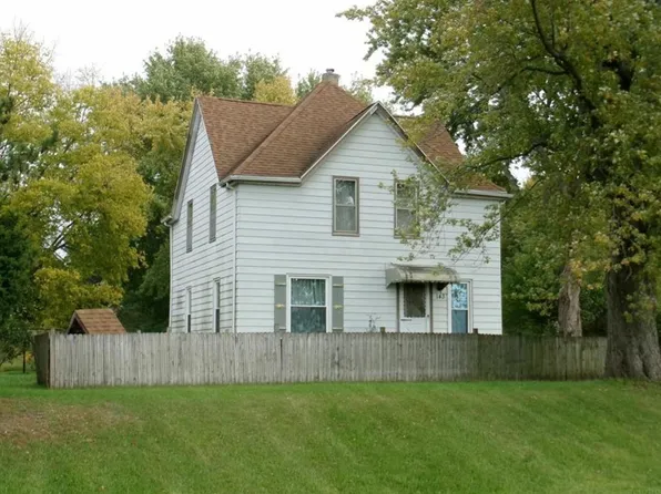143 S Elk Run Rd, Waterloo, IA 50703