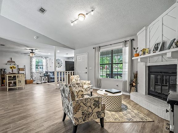 5th image of 2720 Leary Ln
