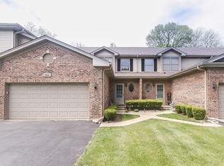 3944 Balmoral Ct, Rolling Meadows, IL 60008