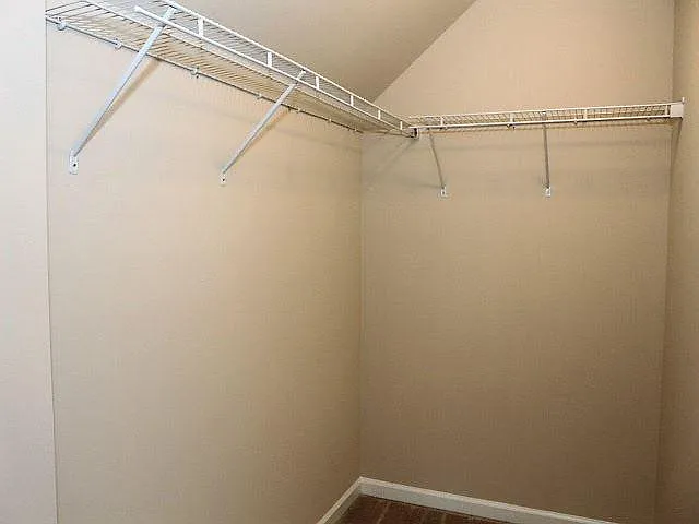 717 Minerva Dale Dr — Photo 21