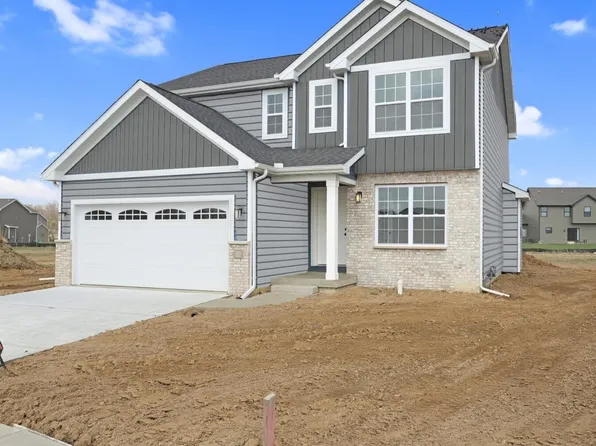 4 Prairie Trl, Monticello, IL 61856
