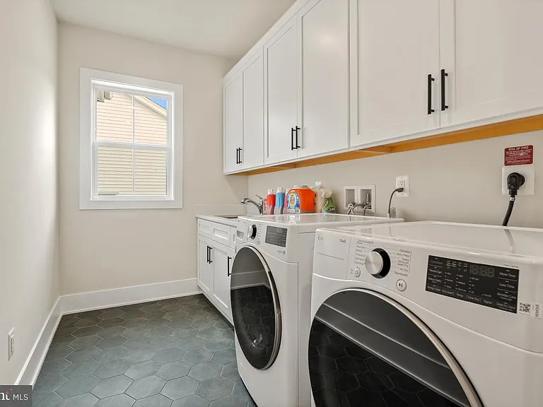 12321 Potomac Hunt Rd — Photo 47