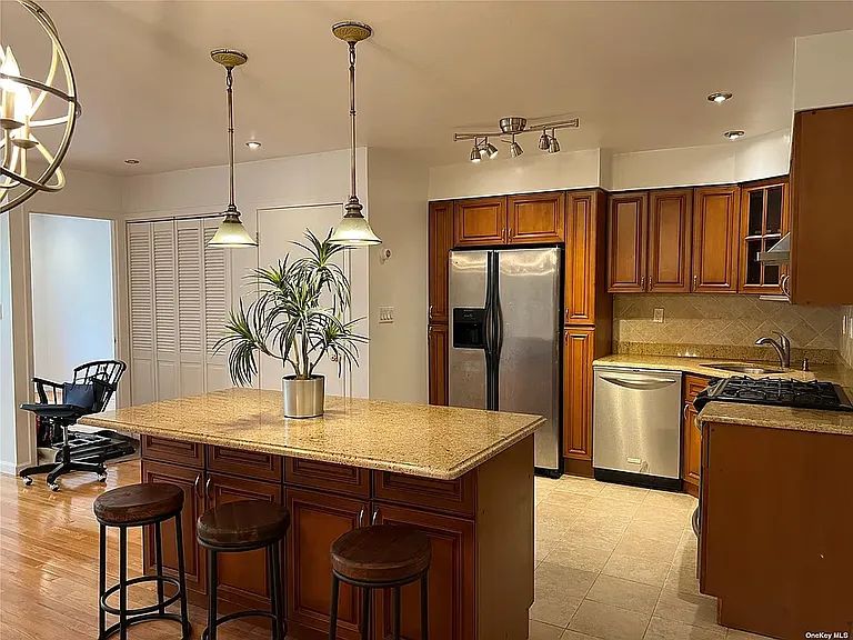 212-64 16th Ave #2 — Photo 3