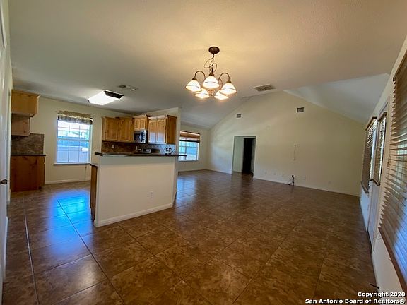4th image of 208 La Parita Ct